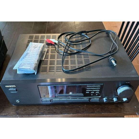 Onkyo TX-8211 Home Audio Amplifier FM /AM Stereo Receiver 180W With Remote - Picture 3 of 9